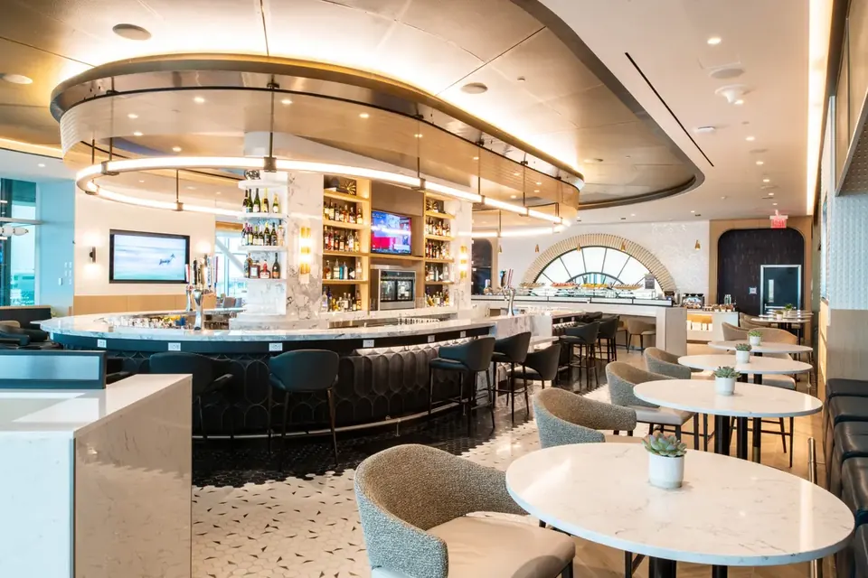 Round centerpiece bar with marble tables